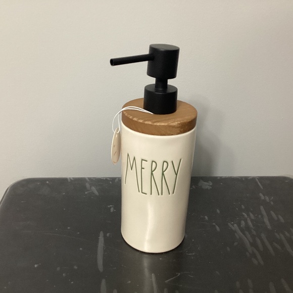 Rae Dunn merry soap pump - Picture 1 of 1